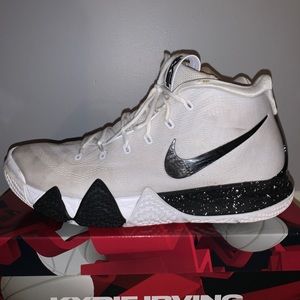 Nike Kyrie 4 - Size 13.5